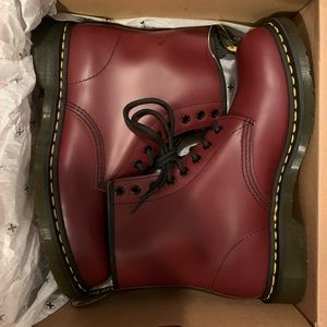 MAROON DR. MARTEN AIRWAIR